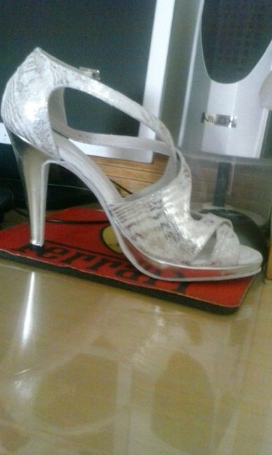 Urge consiglio scarpeeeee - 1