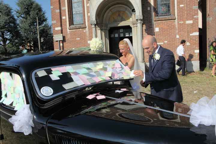 Sposi e la macchina