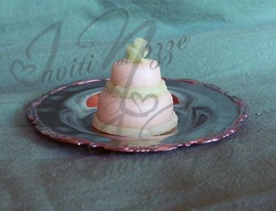 Mini wedding cake
