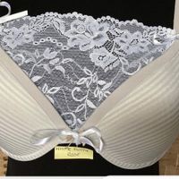 Scollatura in chiesa - 1