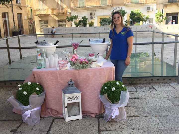 Carretto fuori chiesa - 1