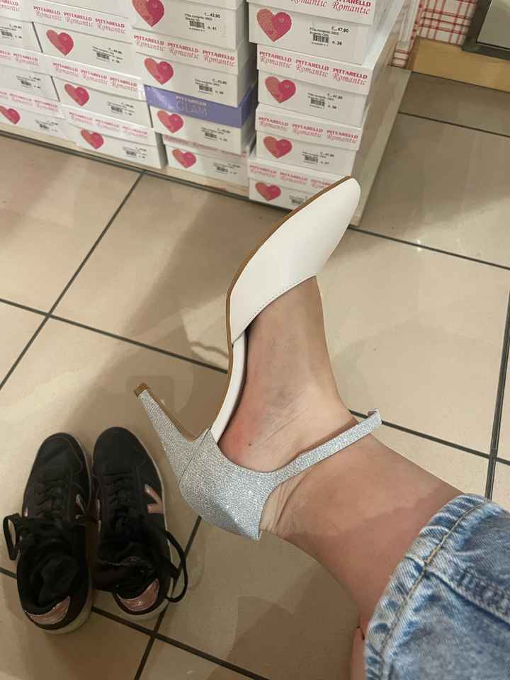 Scarpe forse trovate - 2