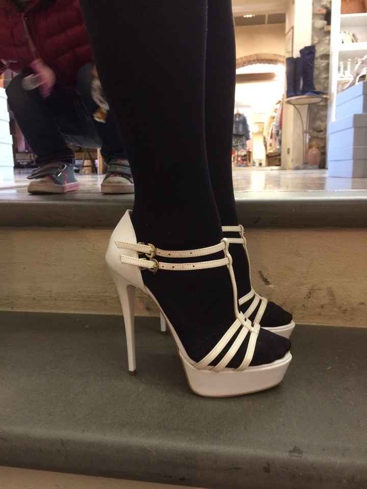 Panico da scarpe - 1