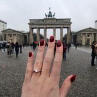 E ora mostraci una foto del tuo anello di fidanzamento! - 1