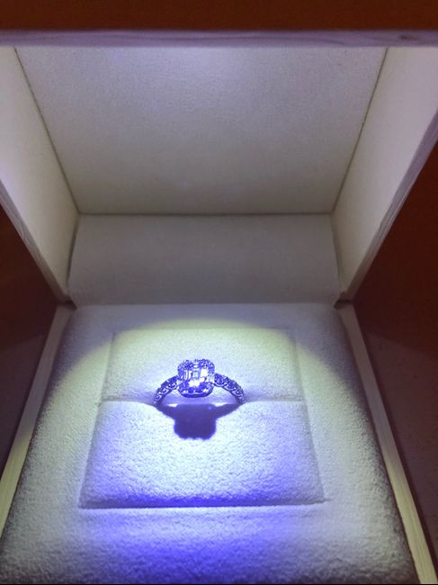 E ora mostraci una foto del tuo anello di fidanzamento! - 1