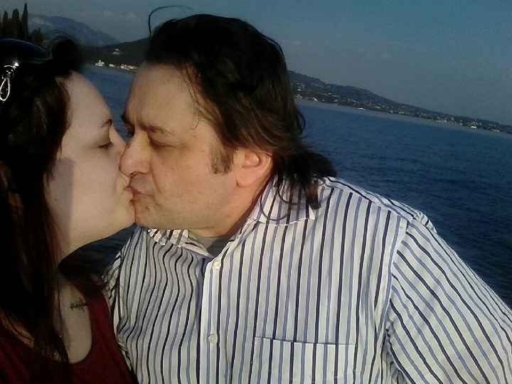 Ruba anche tu un bacio alla tua dolce metà e postalo in Community! - 1