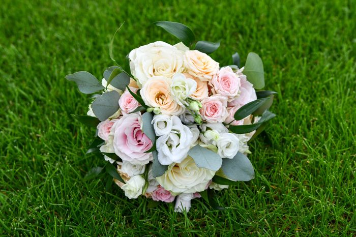 Il bouquet della sposa va scelto in base al vestito? 8