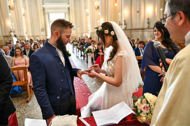 Velo e corona di fiori: come indossarlo al meglio? - 2