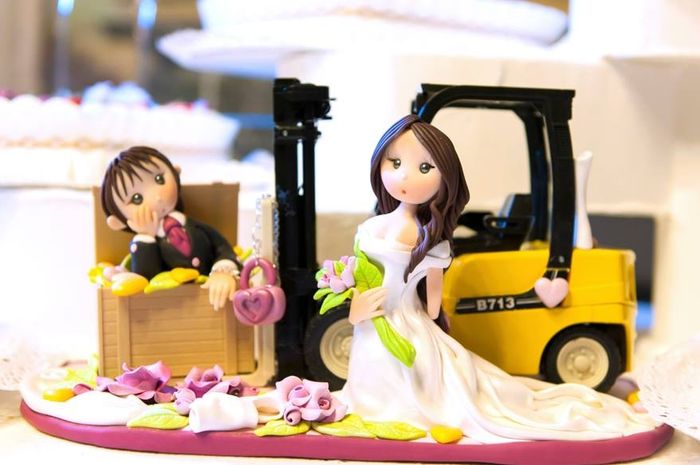 cake topper