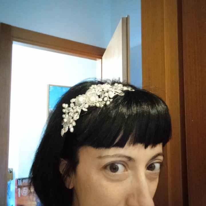 Acconciatura con cerchietto - 1