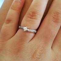 E ora mostraci una foto del tuo anello di fidanzamento! - 1