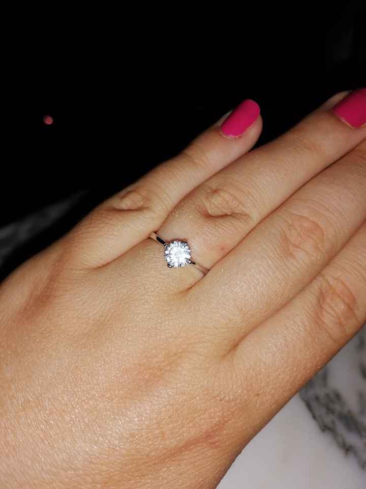 E ora mostraci una foto del tuo anello di fidanzamento! - 1