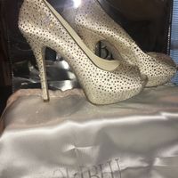 Quanto vi sono costate le scarpe da sposa? - 1