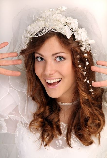acconciatura sposa capelli ricci