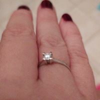 E ora mostraci una foto del tuo anello di fidanzamento! - 1