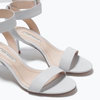 Spose con scarpe basse... - 1