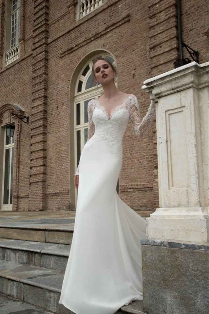 Mezza sirena o sirena con gonna ampia per spose non alte - 1