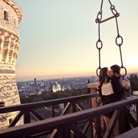 al tramonto, in un bellissimo castello