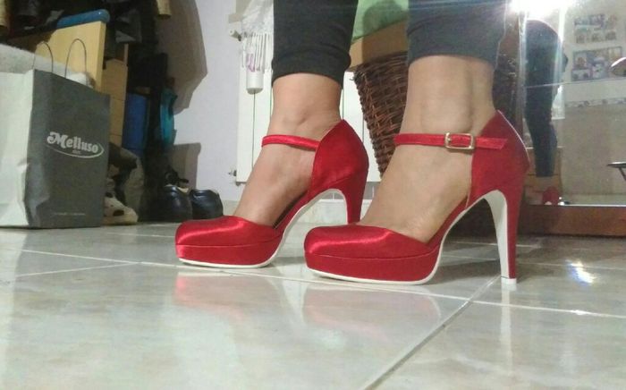 Aiuto!!non trovo le scarpe rosse!! - 1
