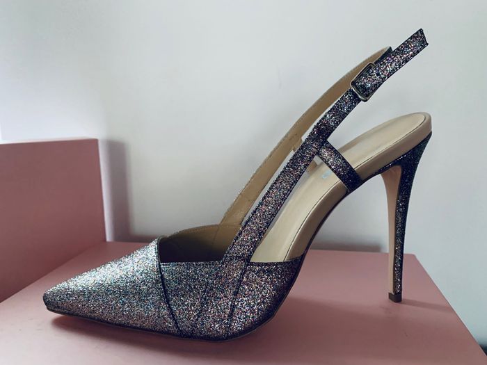 Quanto vi sono costate le scarpe da sposa? - 1