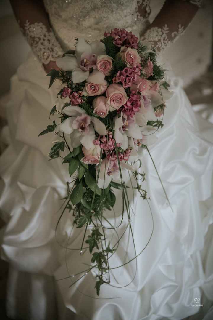 Bouquet a cascata con orchidee - 1