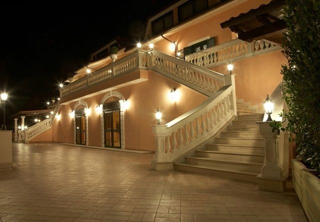 La Nostra Location.. 