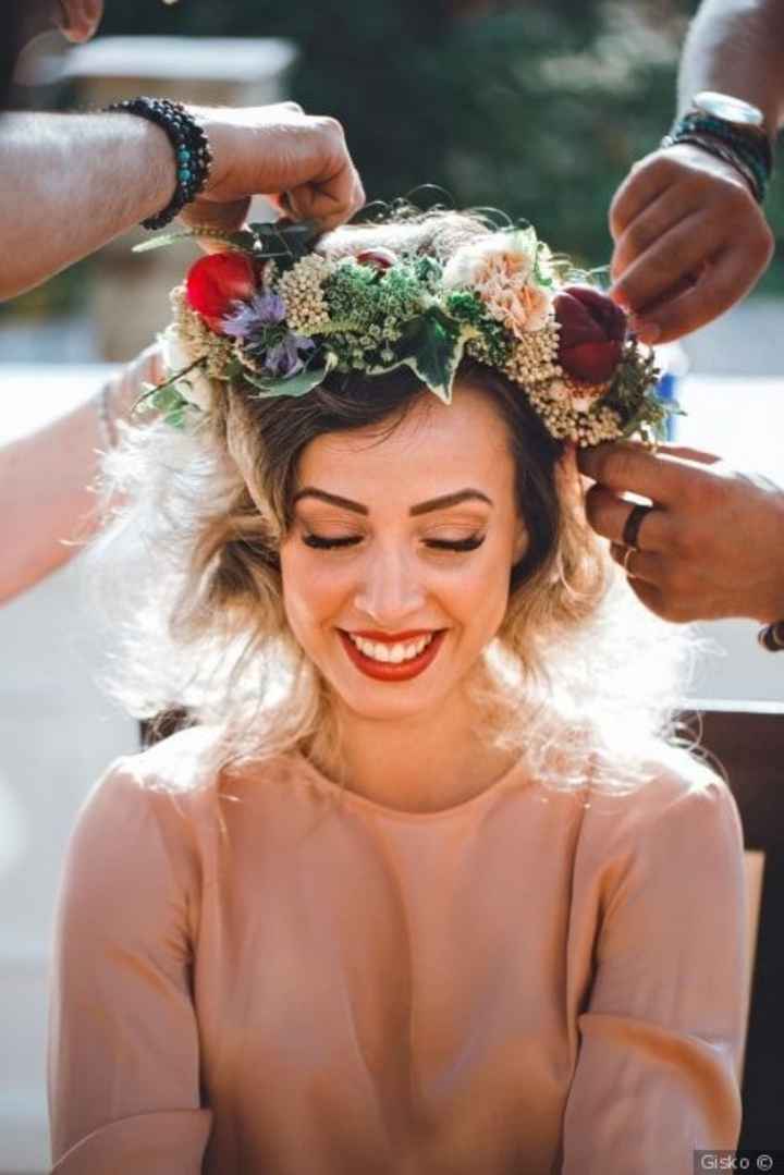 Coroncina di fiori..in cerca di idee - 3