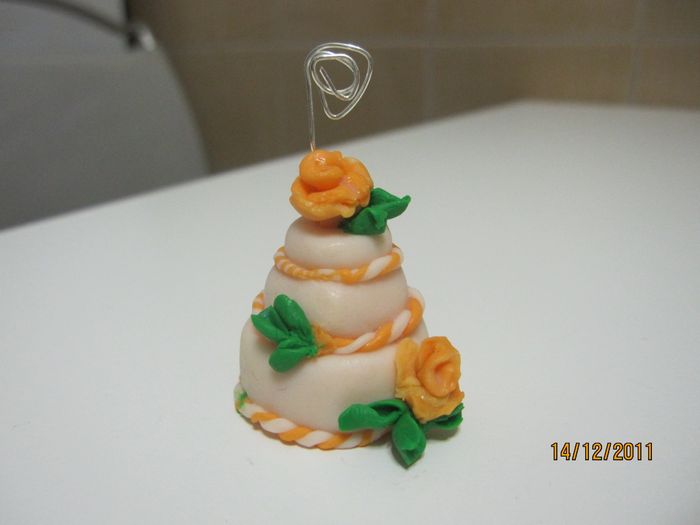 Mini wedding cake