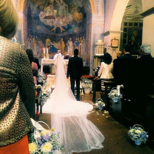 Velo lungo cattedrale o corto? con il pizzo o  in tulle? appuntato in alto sotto l'acconciatura o ap