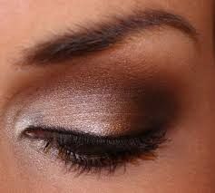 trucco marrone