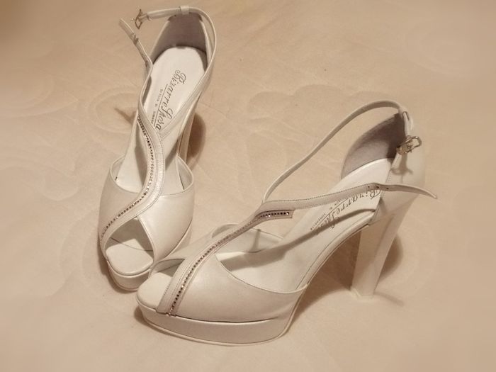 Quanto vi sono costate le scarpe da sposa? - 1