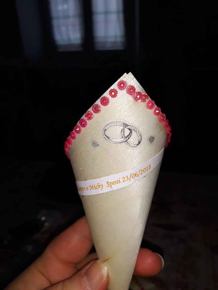 Coni per riso dopo chiesa - 1