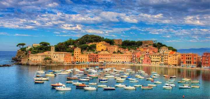 baia del silenzio con la chiesa