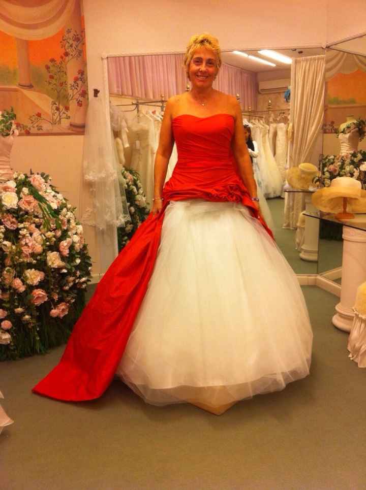 Questo é il mio abito e il vostro??? postate le foto!!!! - 1