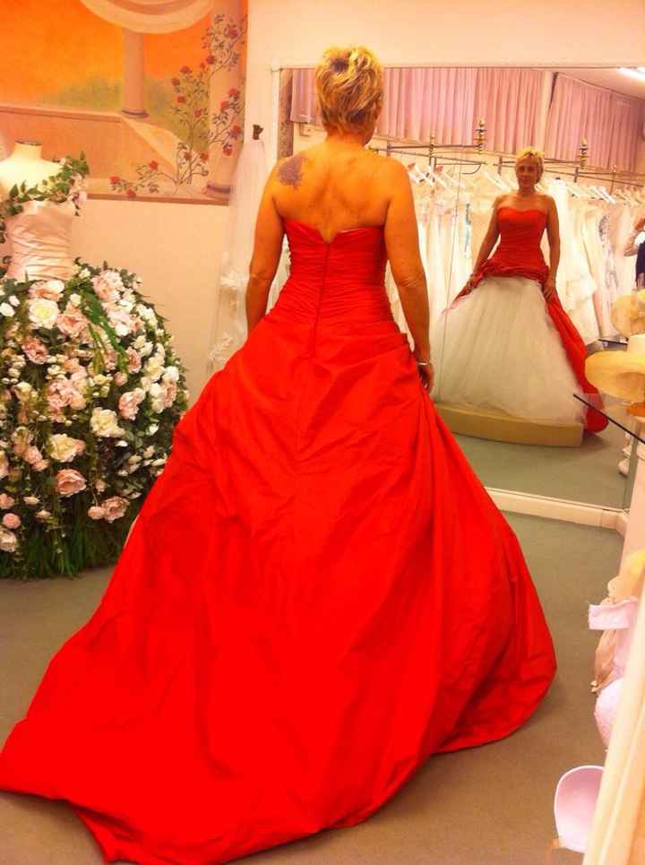 Questo é il mio abito e il vostro??? postate le foto!!!! - 2