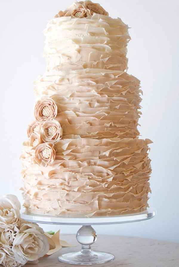 Una deliziosa torta di nocciole e cioccolato