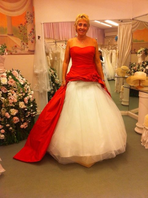 Questo é il mio abito e il vostro??? postate le foto!!!! - 1