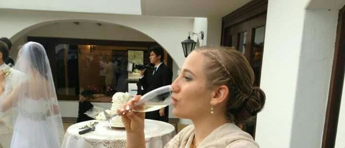 Acconciatura capelli lisci - altezza spalle - 1