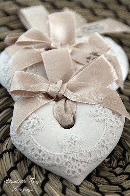 2 - con foro per il fiocco