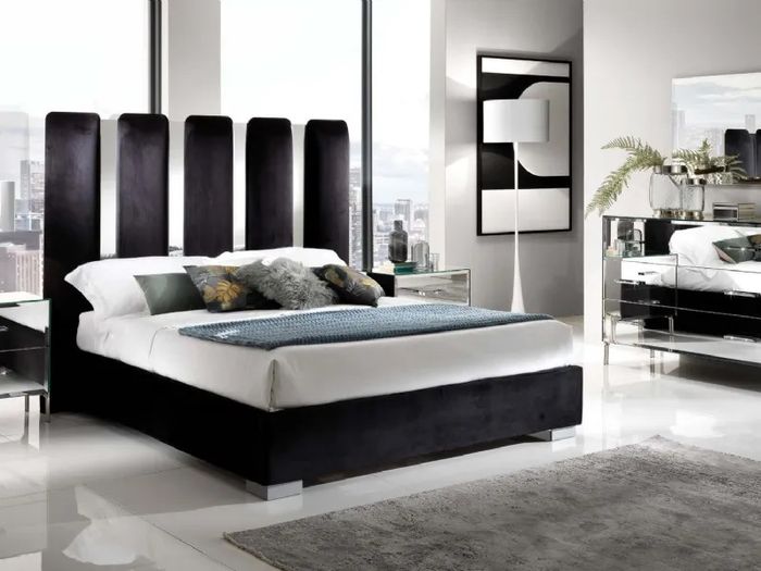 Camera da letto con specchi 2