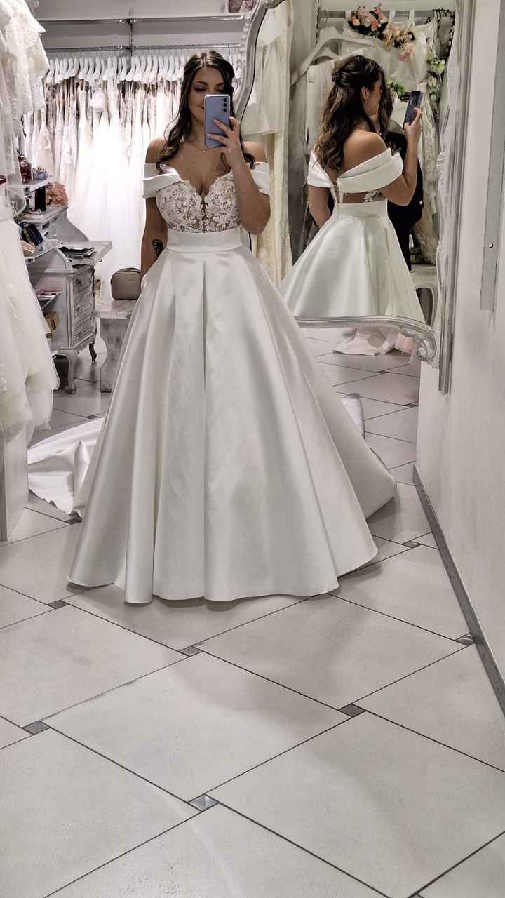 ma lo vogliamo far vedere questo abito da Sposa? - 1