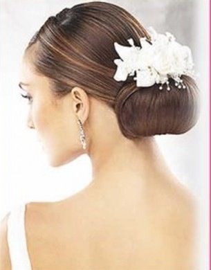 Mi aiutate a trovare una acconciatura che stia bene con questi orecchini?? - 2