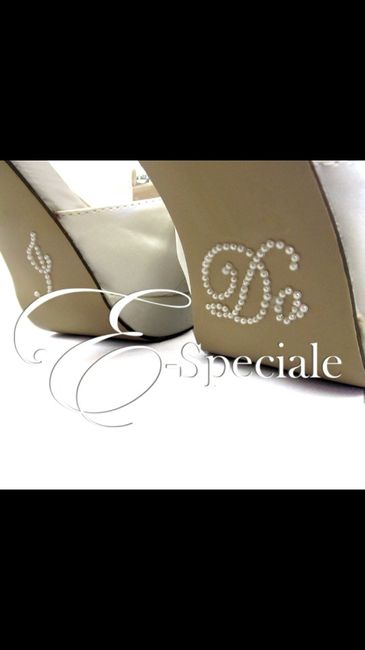 Scritta sotto le scarpe - 1
