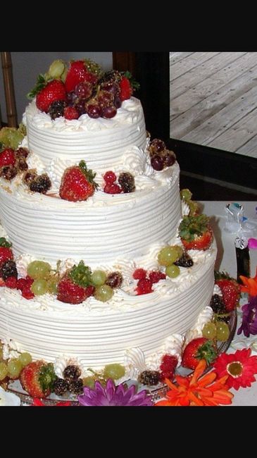 Torta nuziale ricoperta di panna - 4