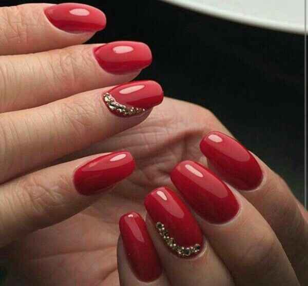 Acconciatura e colore unghie - 2