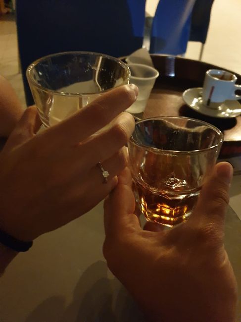 E ora mostraci una foto del tuo anello di fidanzamento! - 1