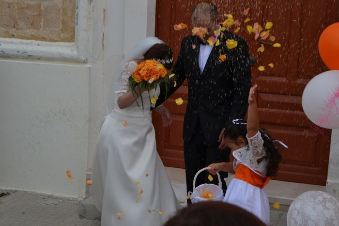 petali di rose coriandoli e riso 