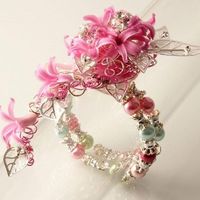 Wedding corsage: polsiera per damigelle