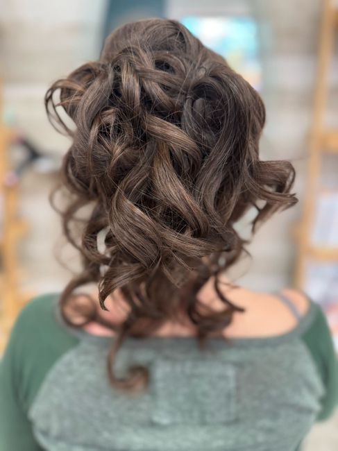 Acconciatura sposa: chignon classico o acconciatura alternativa? 12