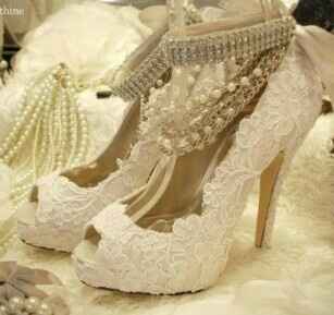 Scarpe....strane e improponibili - 1